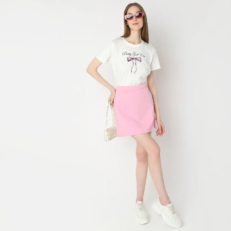 Cute Printed Bow Graphic with The Text "Pretty Girl Era" Cropped T-Shirt