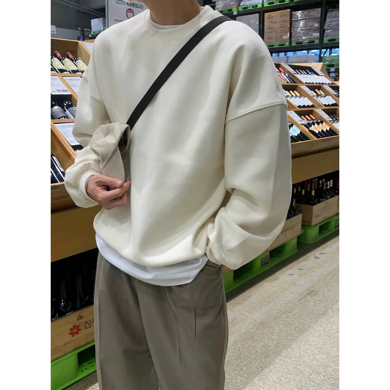 Solid Color Round Neck Sweatshirt